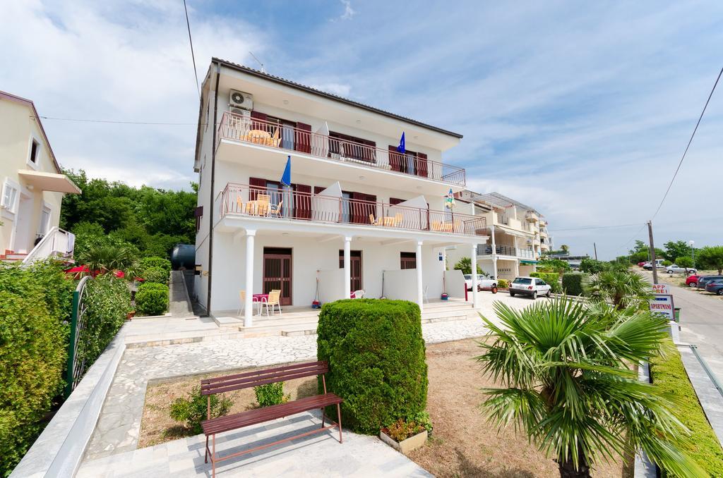 Apartments Rozaria Dramalj Exteriér fotografie
