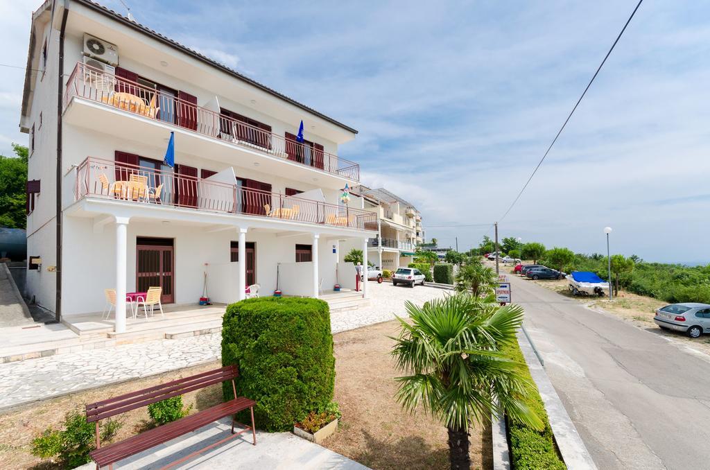 Apartments Rozaria Dramalj Exteriér fotografie